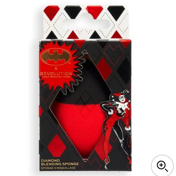 Revolution Beauty X DC Comics Harley Quinn Diamond Blending Sponge - Picture 3 of 4